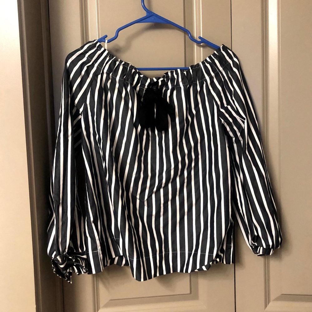Off-shoulder shirt